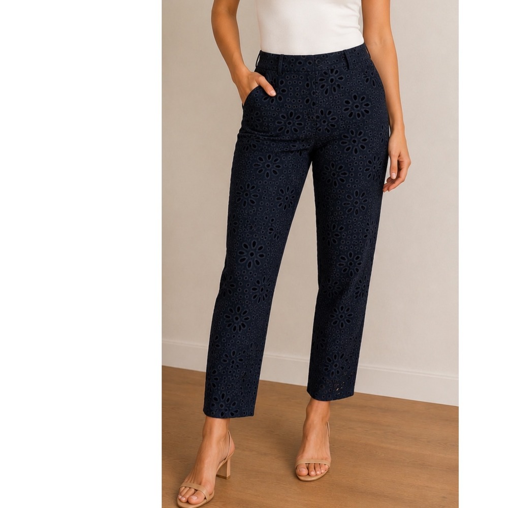 J. Crew Navy Blue Floral Eyelet Cafe‎ Capri Pants Women's Size 0 Coastal Preppy